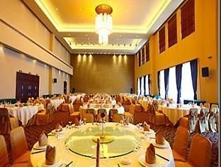 Qingdao Golden Mountain Resort Hotel Екстер'єр фото