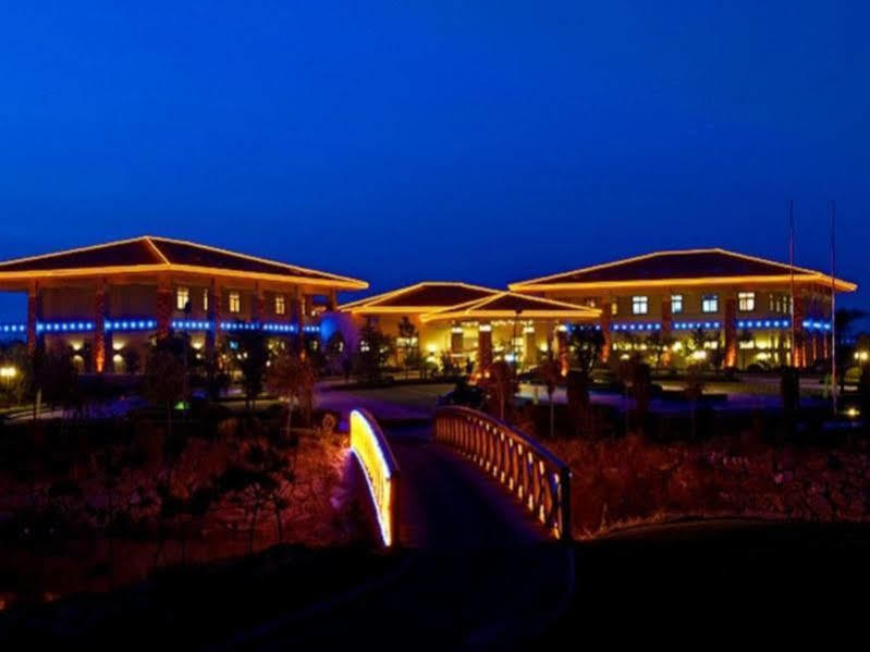 Qingdao Golden Mountain Resort Hotel Екстер'єр фото